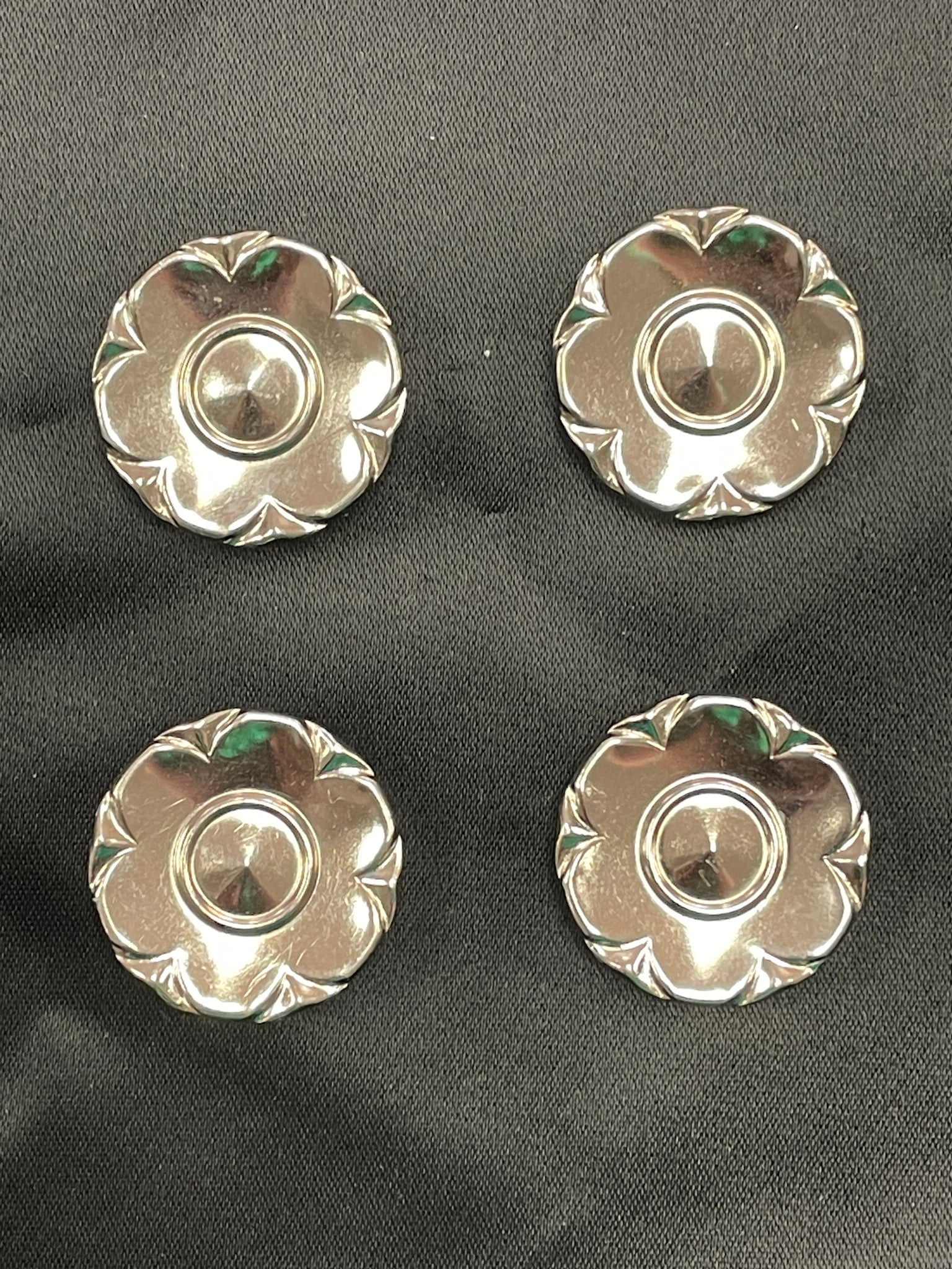 Buttons Shank Metal Flowers Set of 4 - Silver
