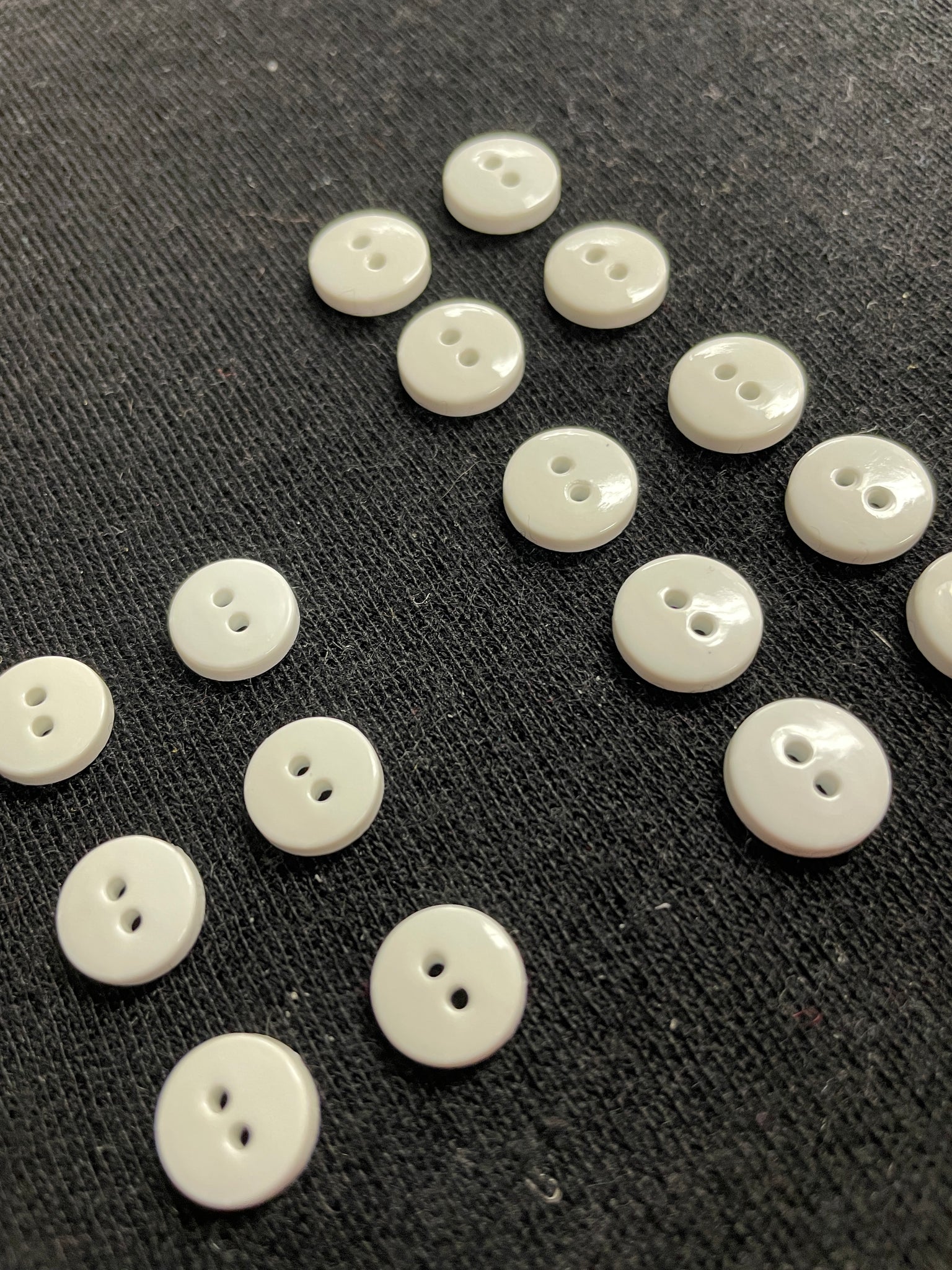 Button Plastic - Shiny Plain White