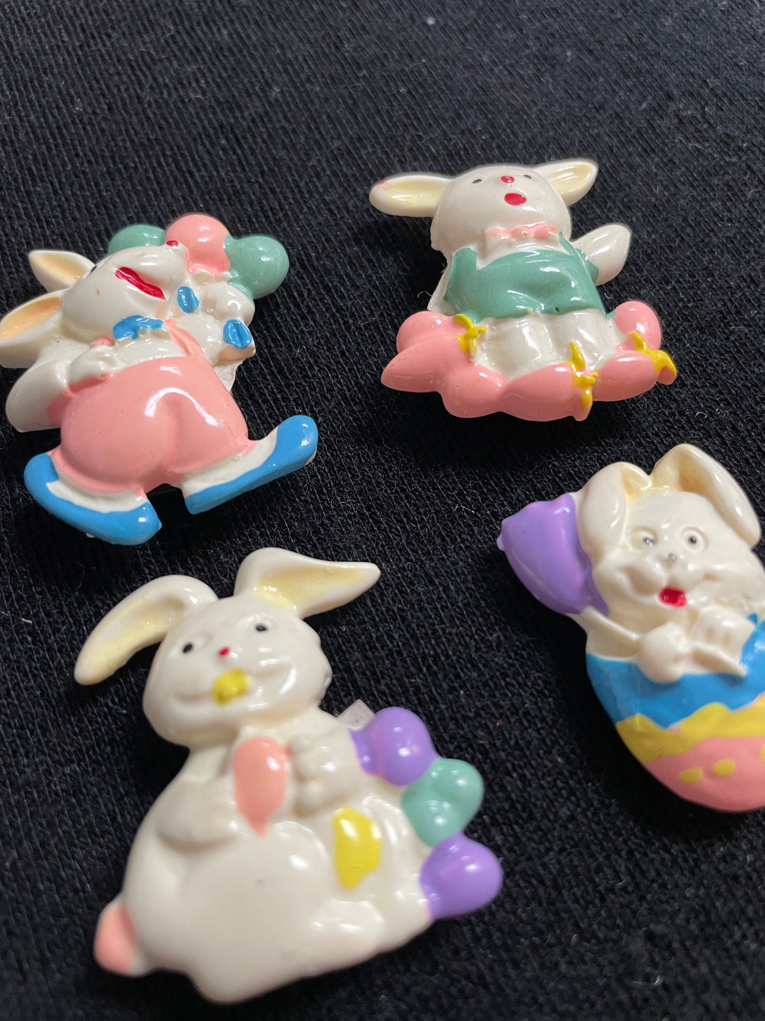 Button Covers Plastic Set of 4 Vintage - Bunnies for Easter