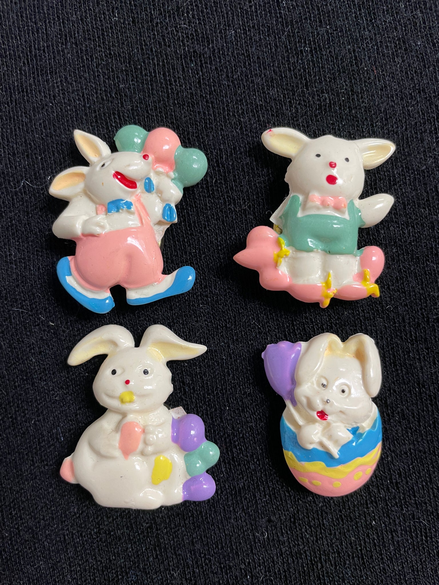 Button Covers Plastic Set of 4 Vintage - Bunnies for Easter