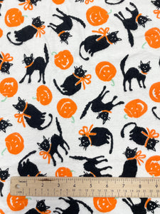 2 3/4 YD Cotton Flannel - White with Black Cats and Jack-o-Lanterns