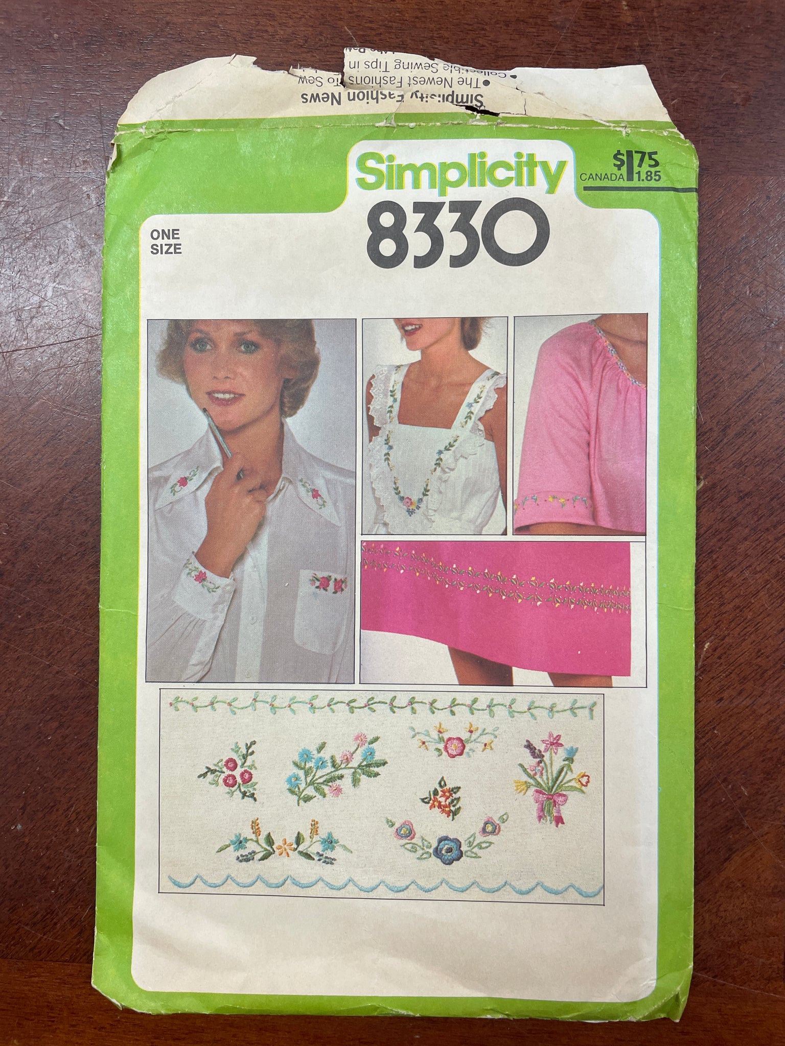 1977 Simplicity 8330 Embroidery Pattern - Flowers and Scallops FACTORY FOLDED