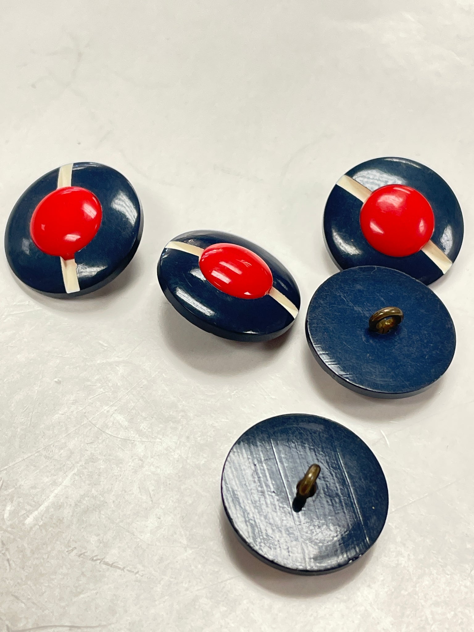 Button Set of 5 Plastic Vintage 1" - Navy Blue with Red Center