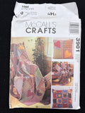 2002 McCall's 3901 Sewing Pattern - Quilt and Pillows FACTORY FOLDED