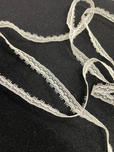 9 YD Polyester Flat Lace Trim Vintage - Off White