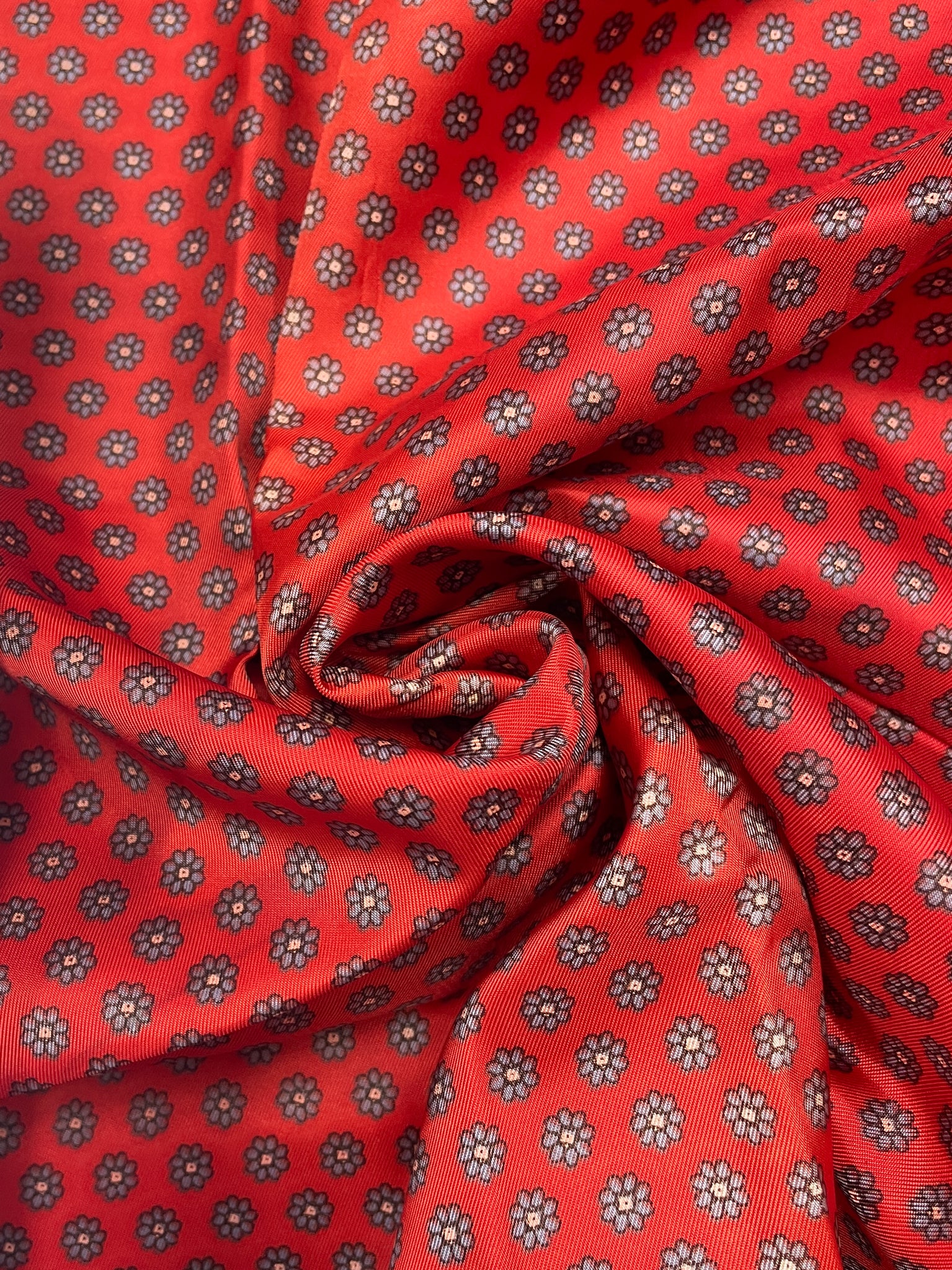2 3/8 YD Polyester Lining Vintage - Tomato Red with Small Gray Flowers