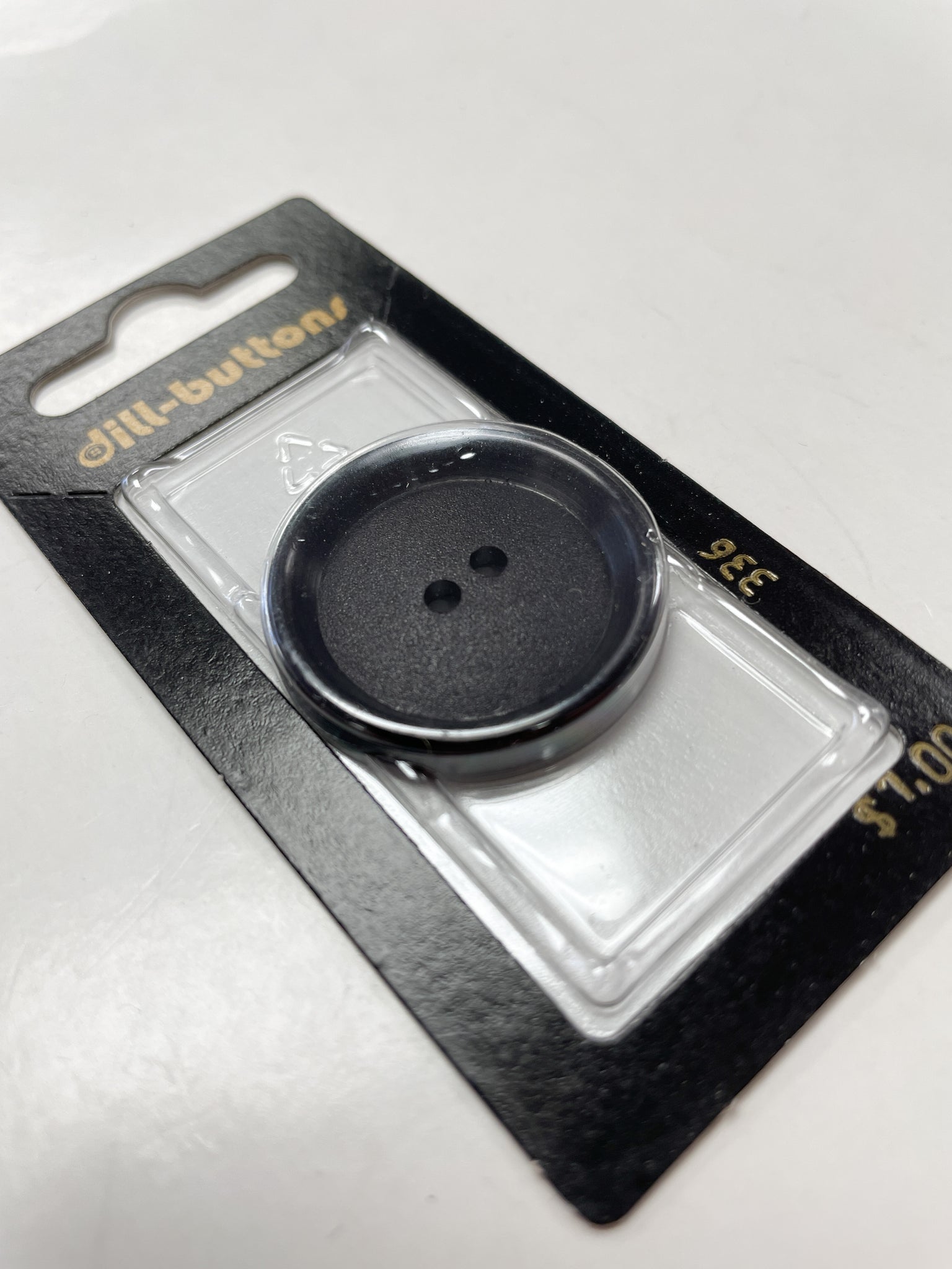 Button Plastic 1 3/16" - Black