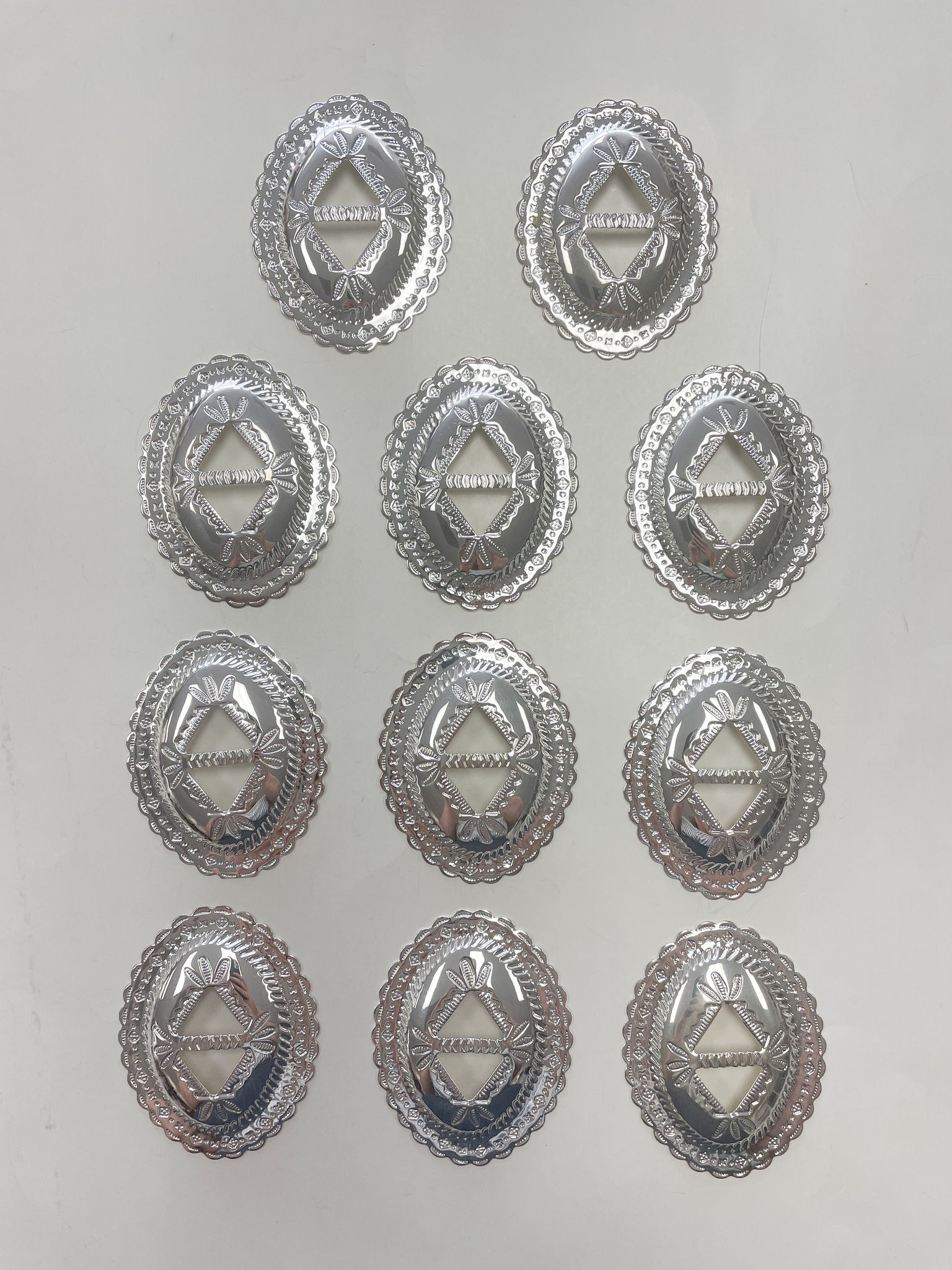Conchos Metal Set of 11 - Silver