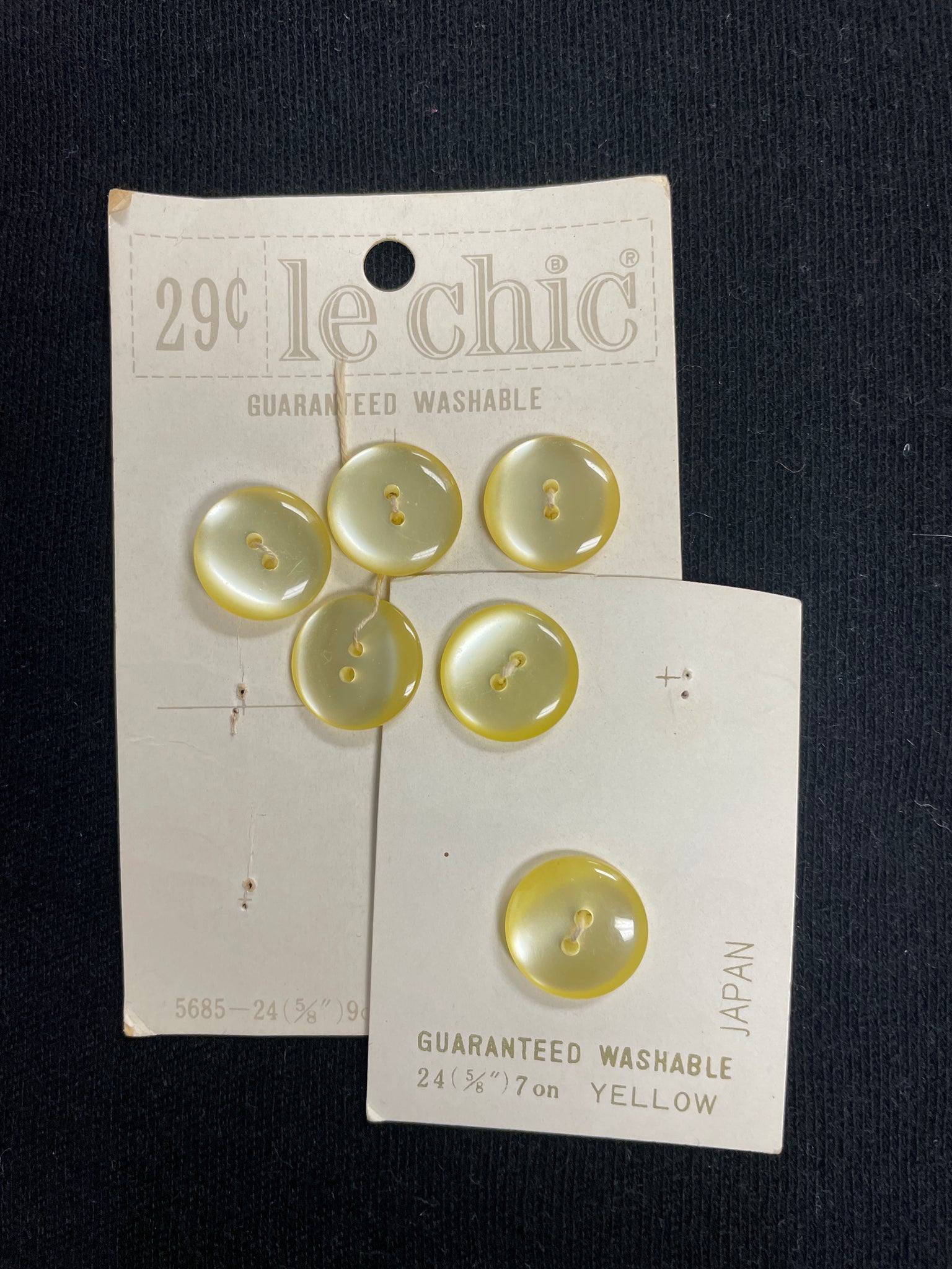 Button Plastic Set of 6 Vintage - Pearlescent Yellow