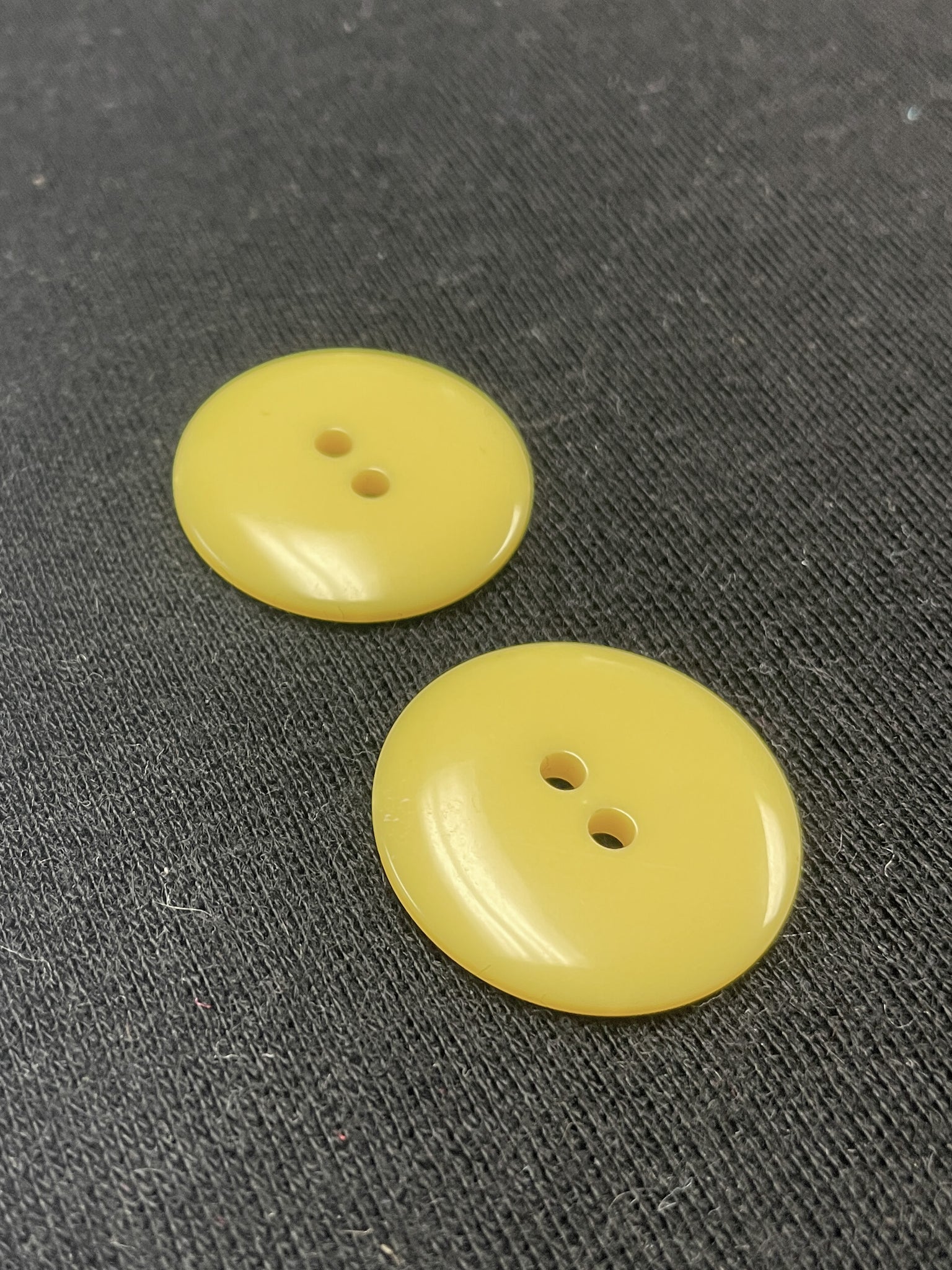 Buttons Plastic Set of 2 - Yellow