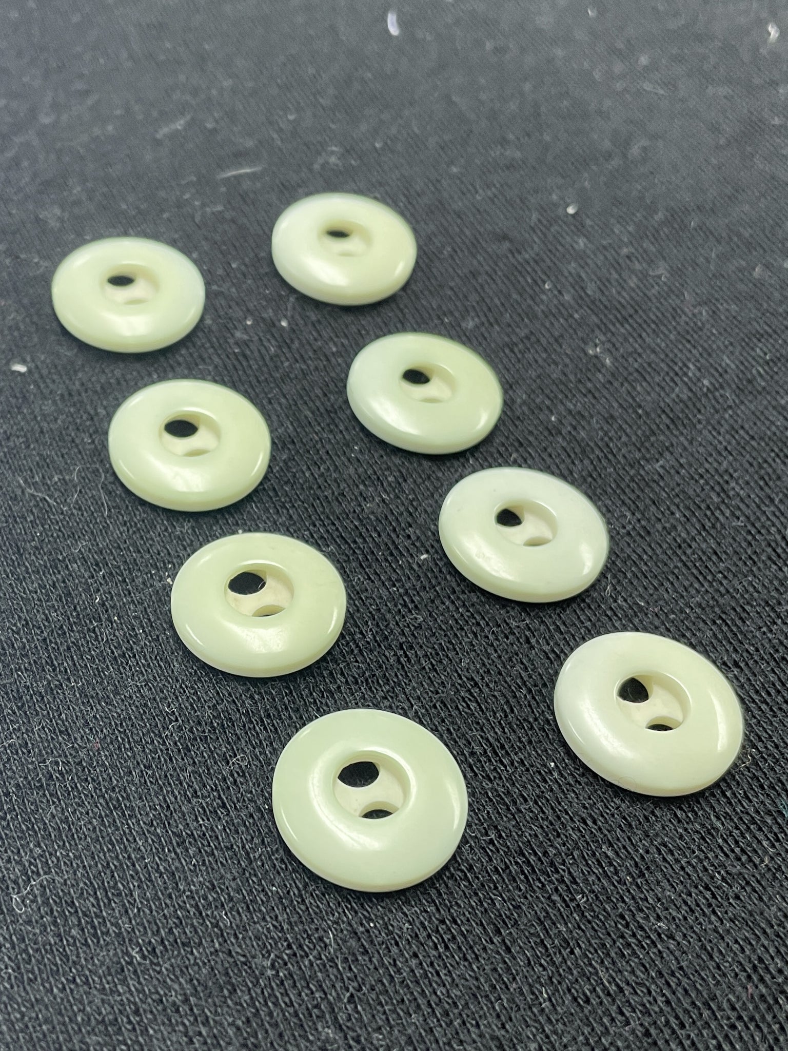 Button Plastic Set of 8 Vintage - 3/4" Pale Mint Green