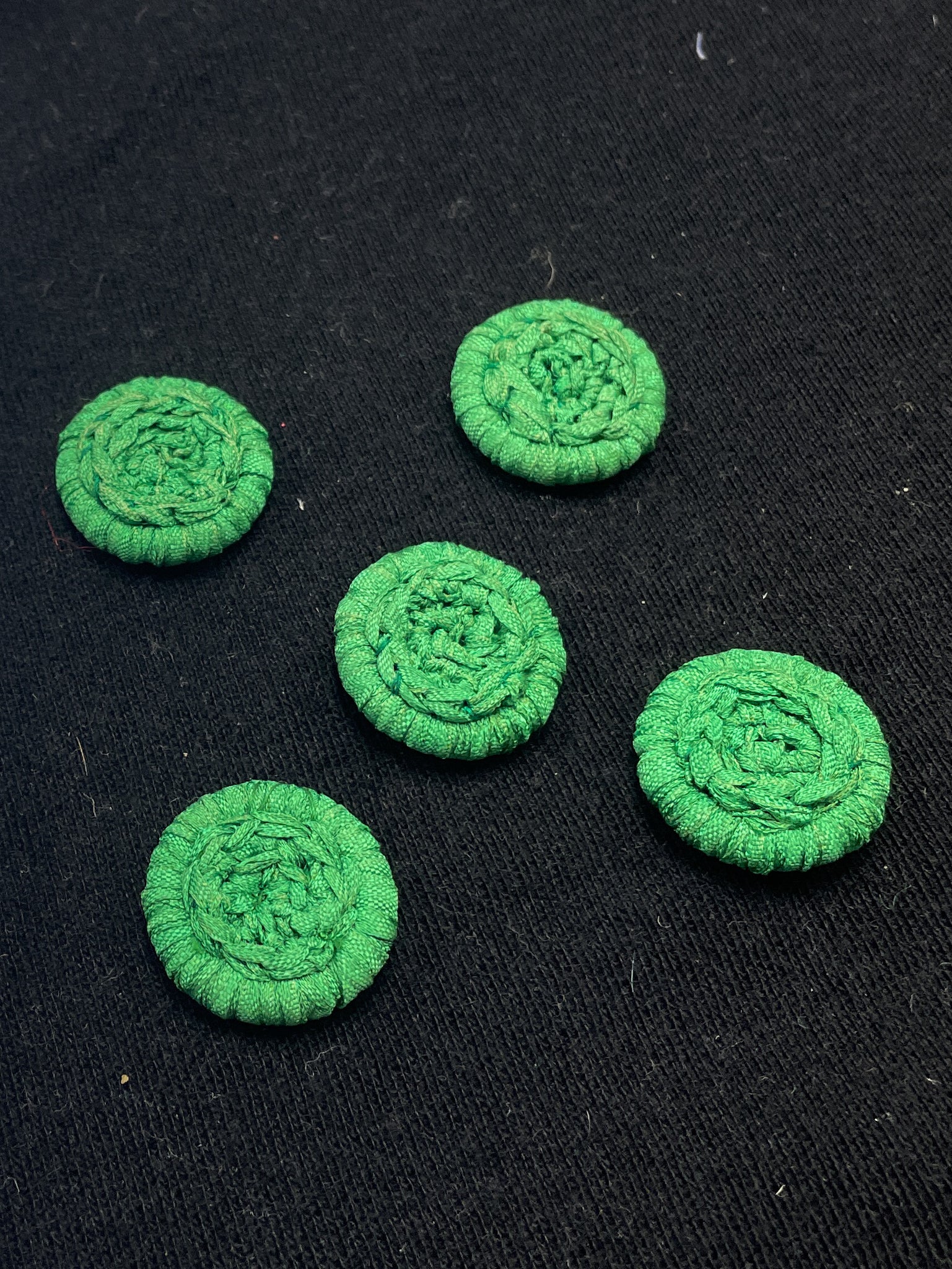 Button Plastic Set of 5 - 1 1/16" Green Crocheted Ring Buttons