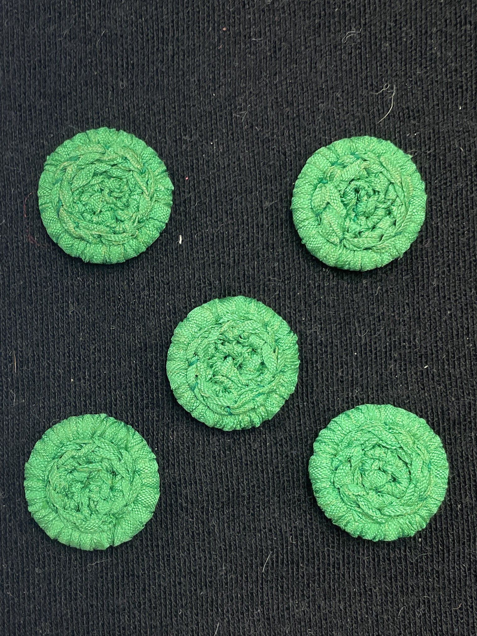Button Plastic Set of 5 - 1 1/16" Green Crocheted Ring Buttons