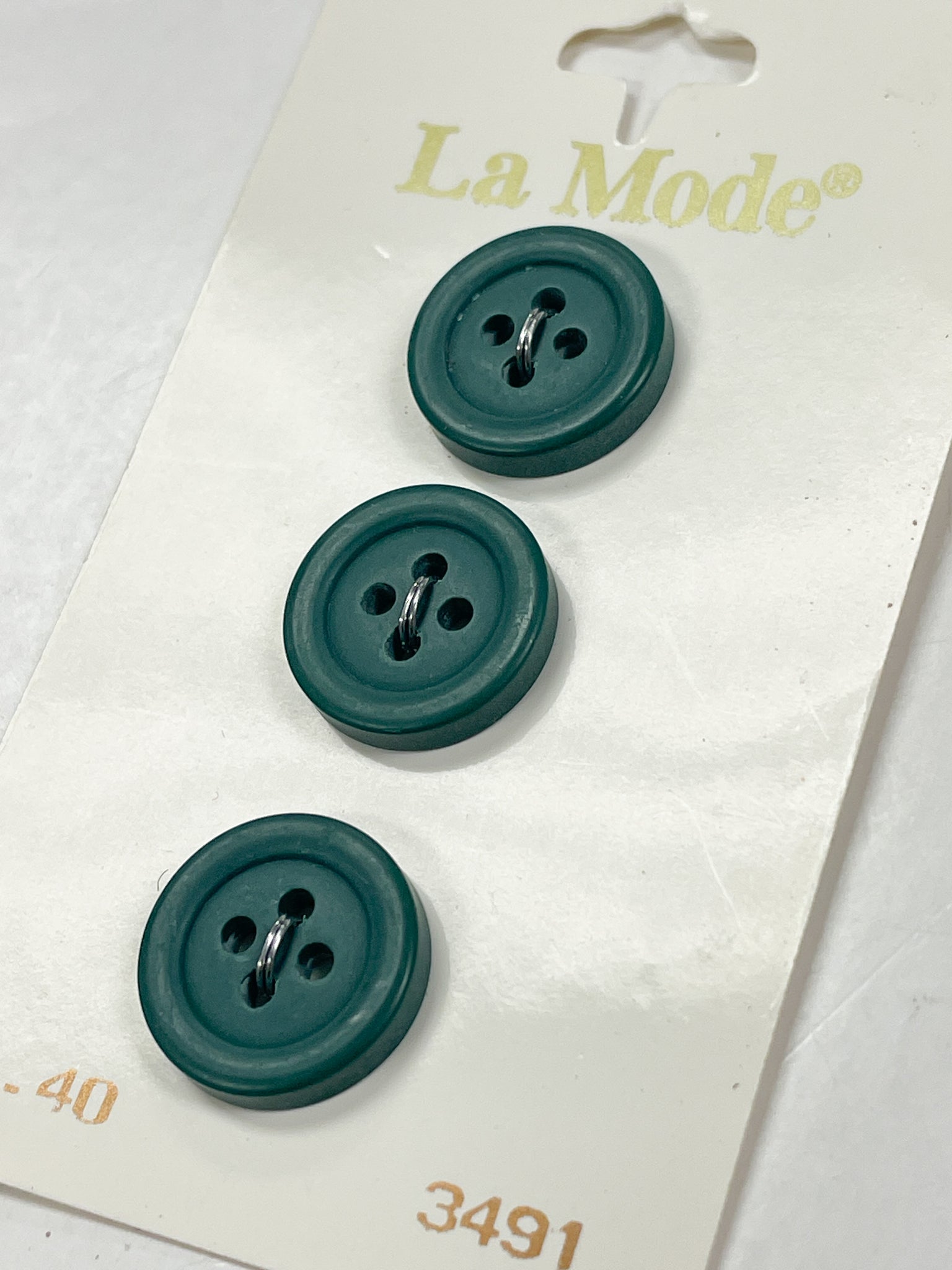 SALE Buttons Plastic Set of 3 - Green
