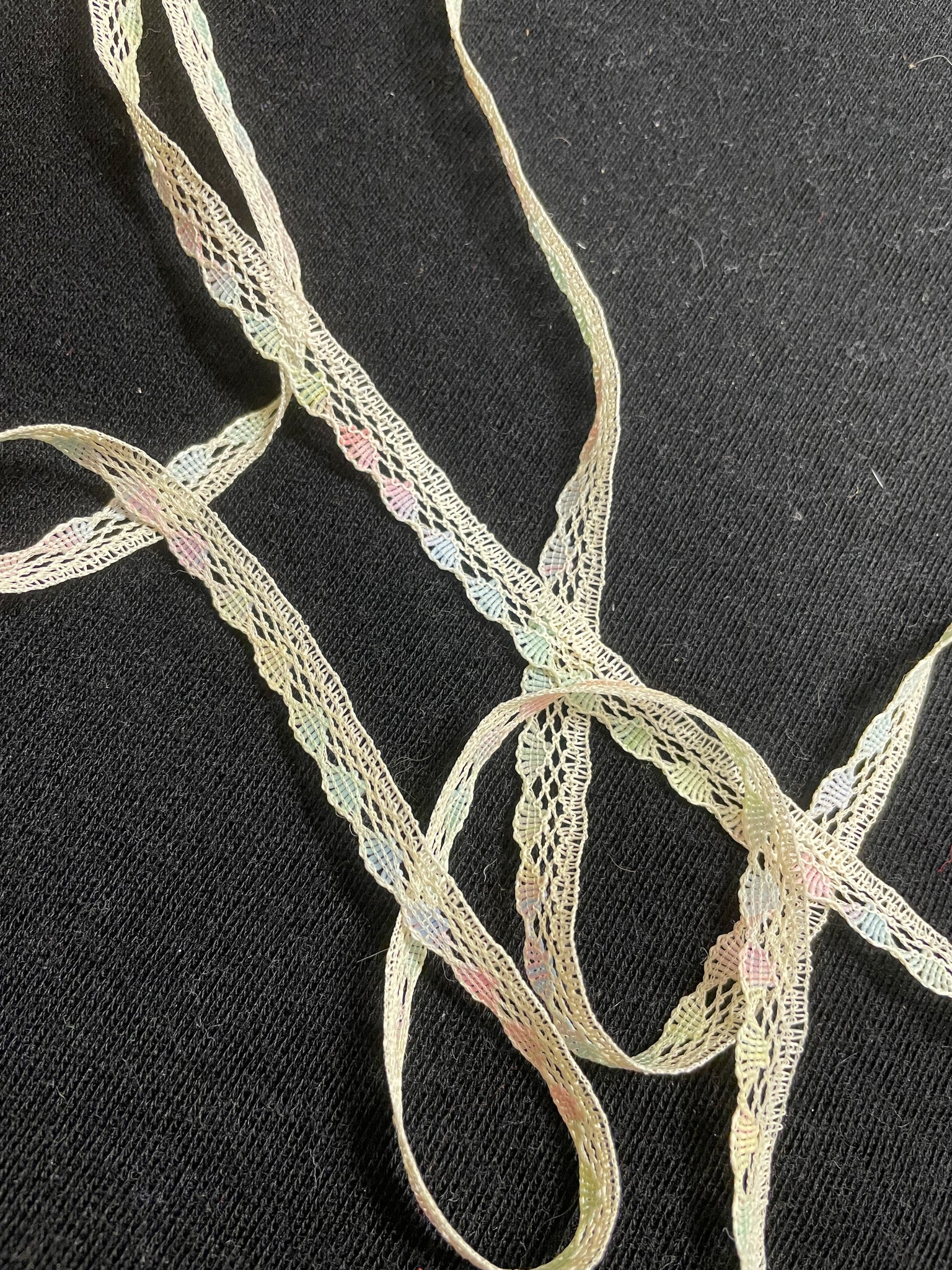 Polyester Lace Trim By-the-Yard Vintage - Off White with Variegated Pastel Scallops