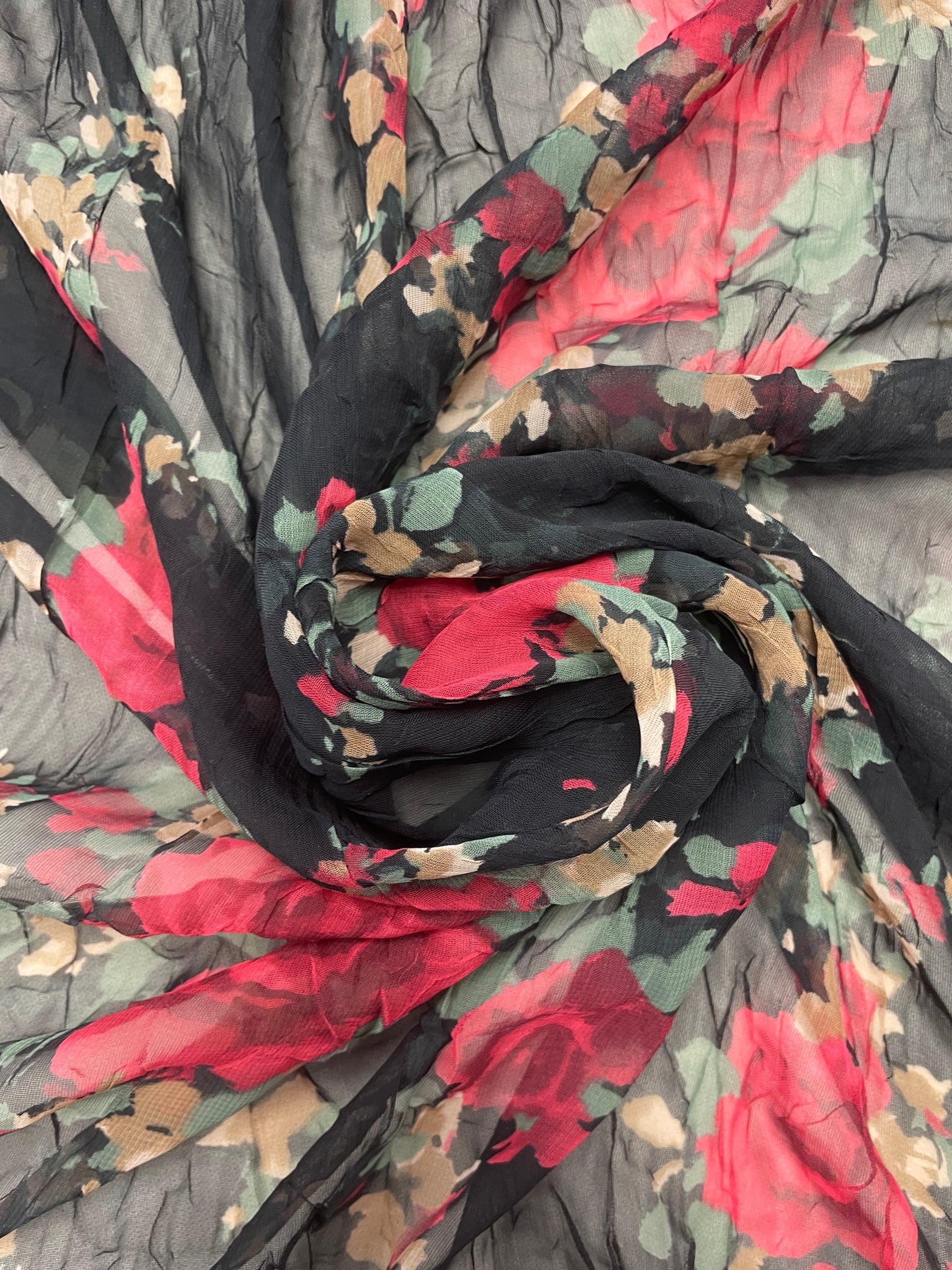 Nylon Crinkle Chiffon Vintage - Red Roses  and Green Leaves on Black