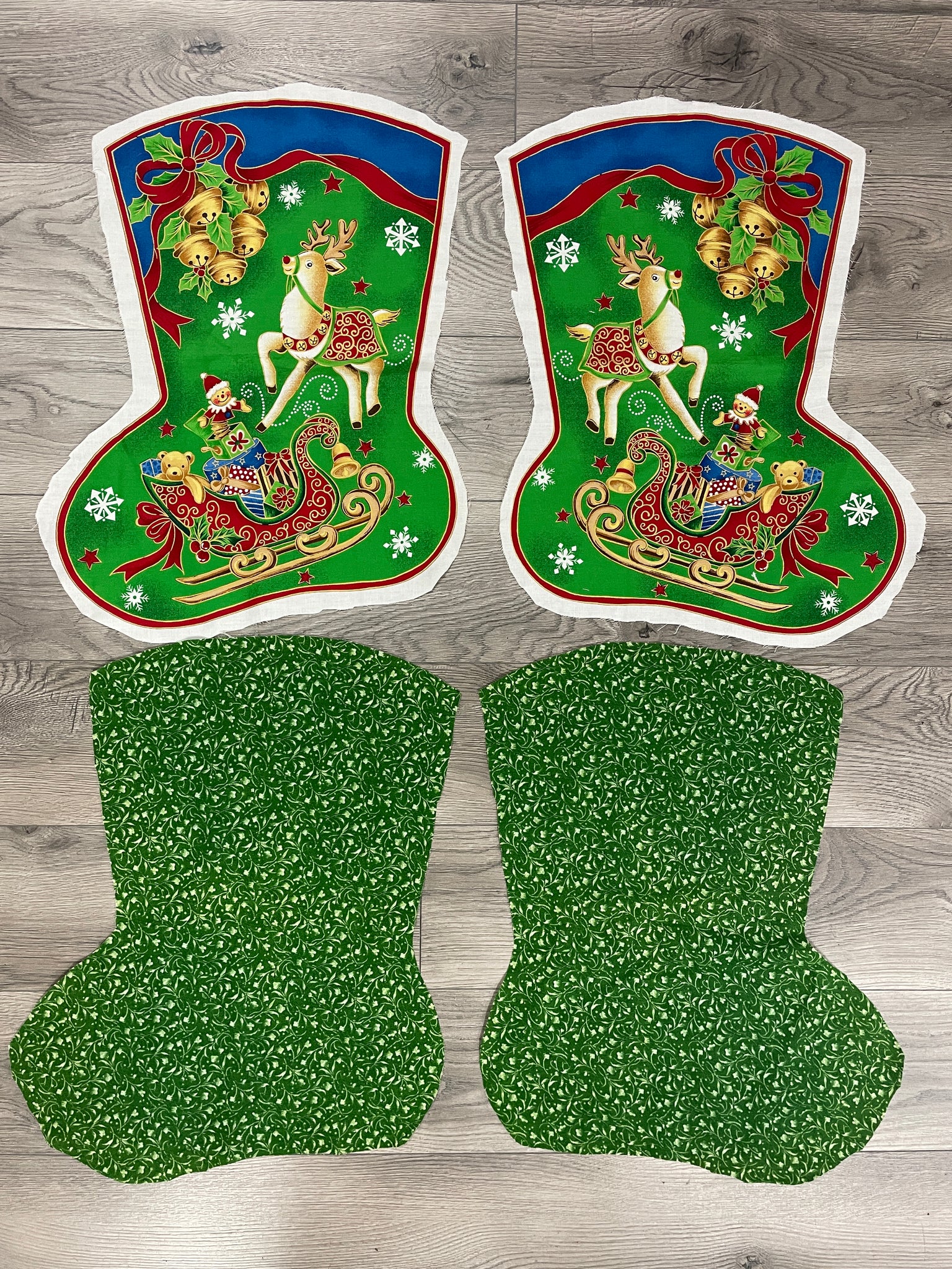 Quilting Cotton Panel U.F.O. Vintage - Christmas Stocking and Green Cotton Lining with Leaves