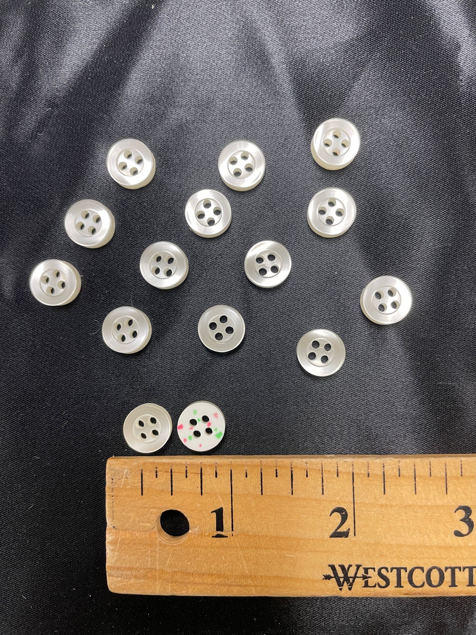 Buttons Plastic Set of 15 - Pearlized White with Confetti Backs