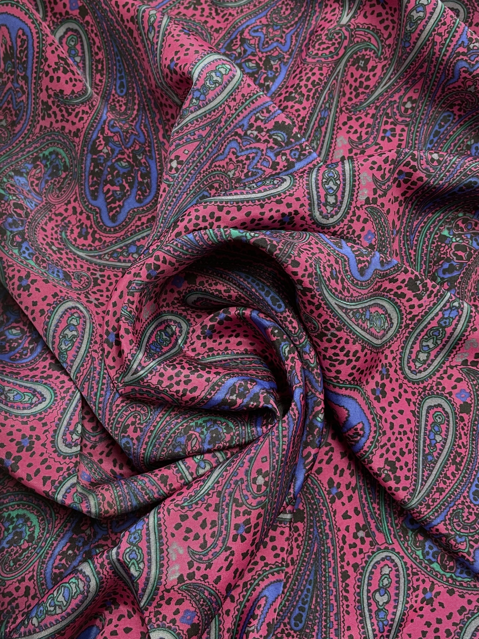 Polyester Vintage - Hot Pink with Black, Purple and Green Paisleys