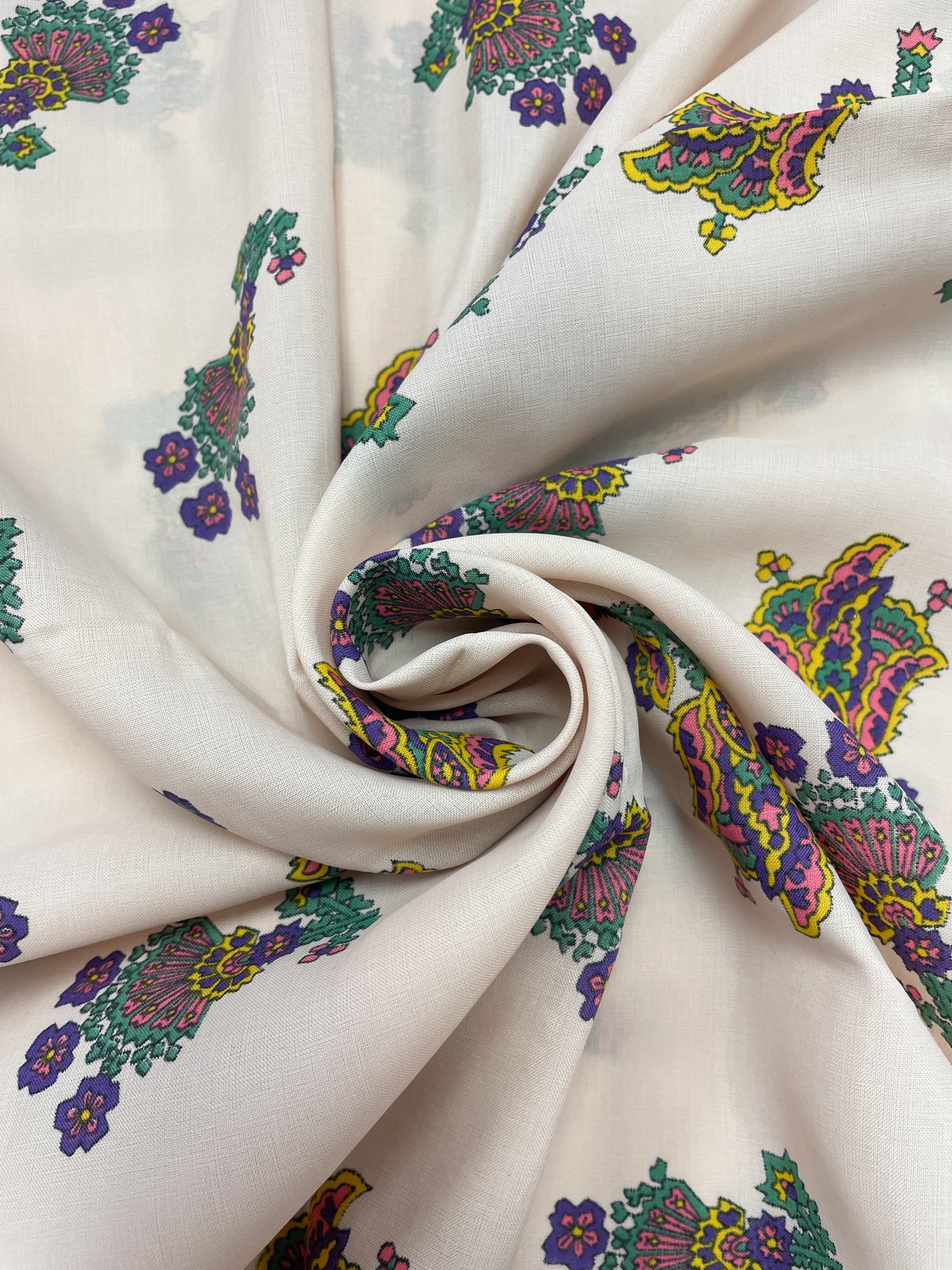 2 YD Polyester Vintage - Light Beige with Stylized Floral Bouquets