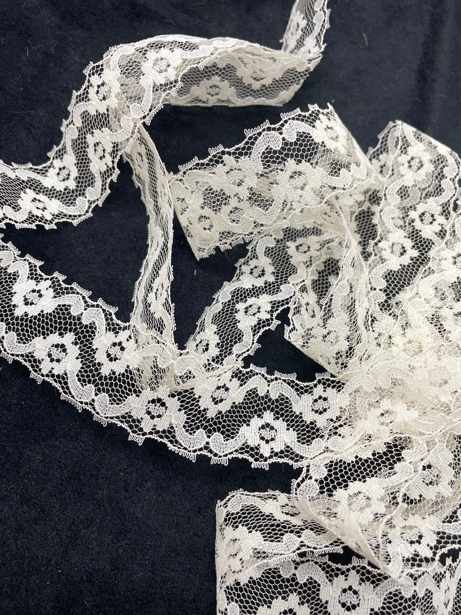 10 YD Polyester Lace Vintage - Off White