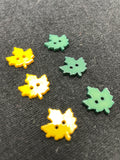 Buttons Plastic Set of 6 - Shiny Maple Leaves in Autumnal Colors