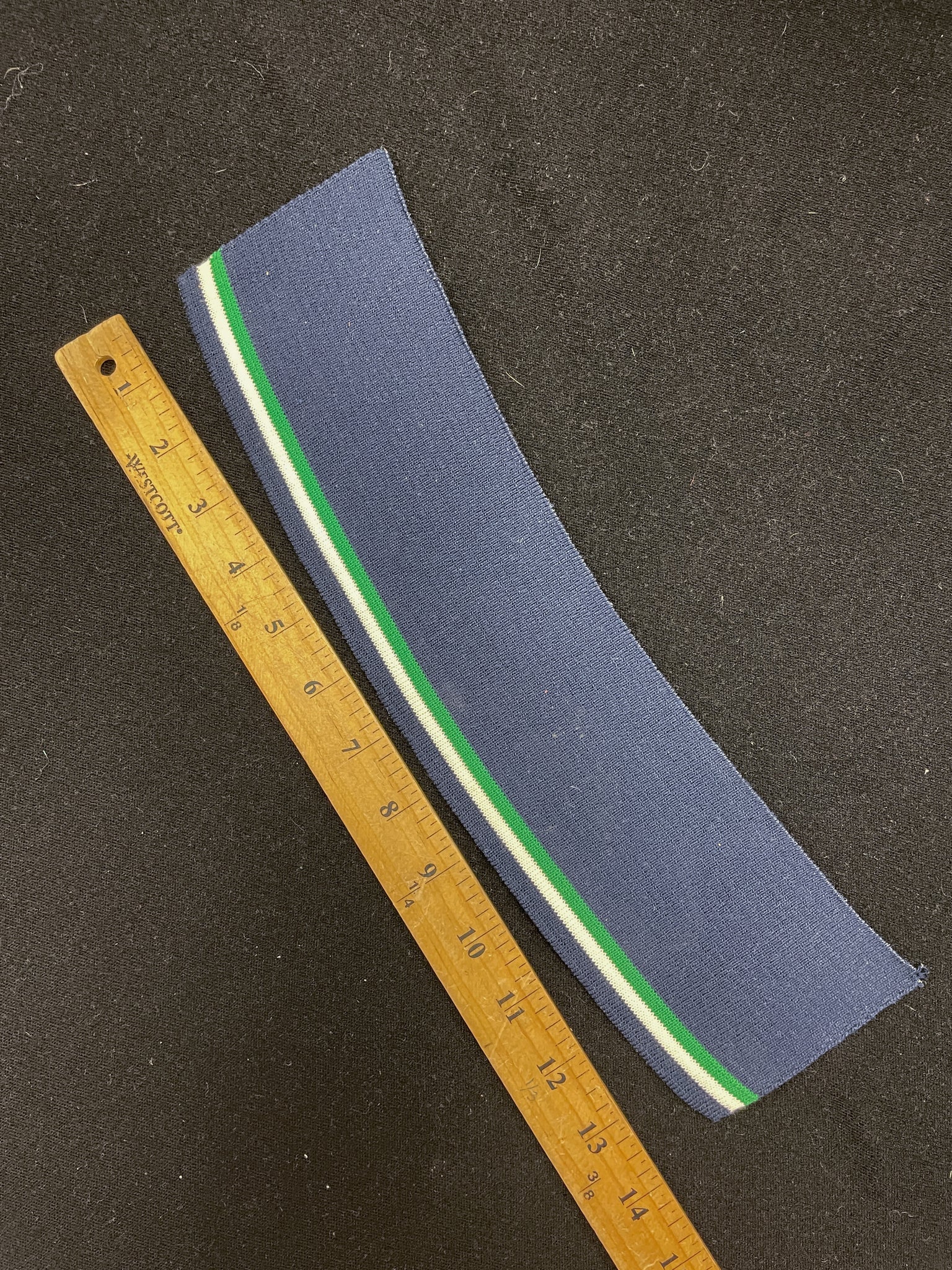 Poly/Cotton Ribbed Collar Vintage - Navy Blue with Stripes in Green and White