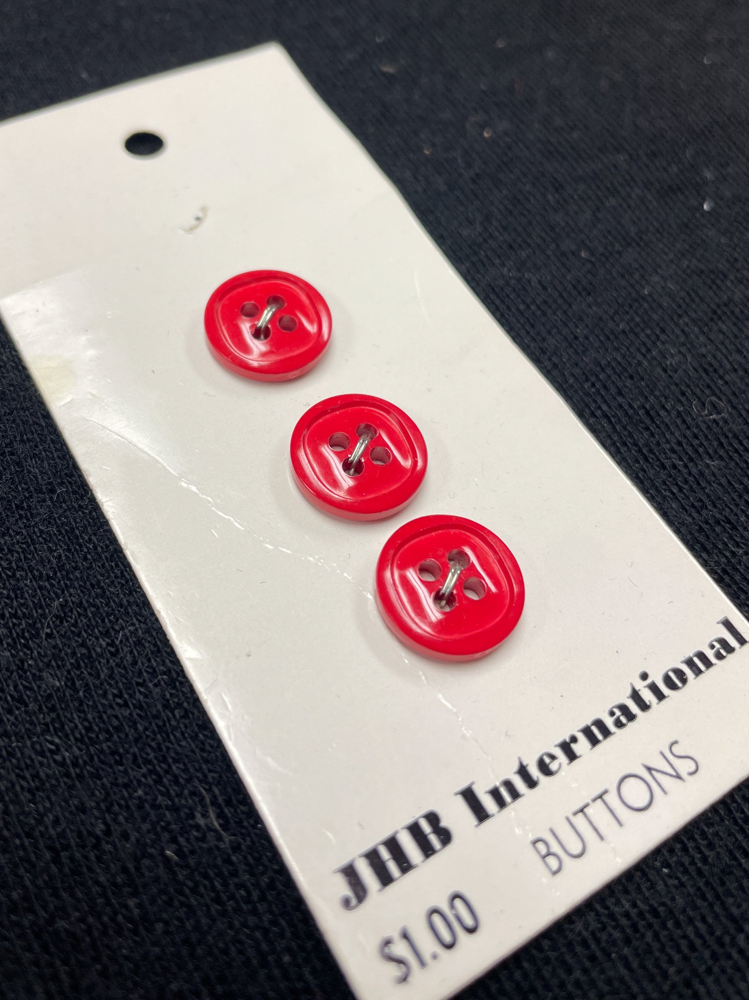 Button Plastic Set of 3 - Shiny Red
