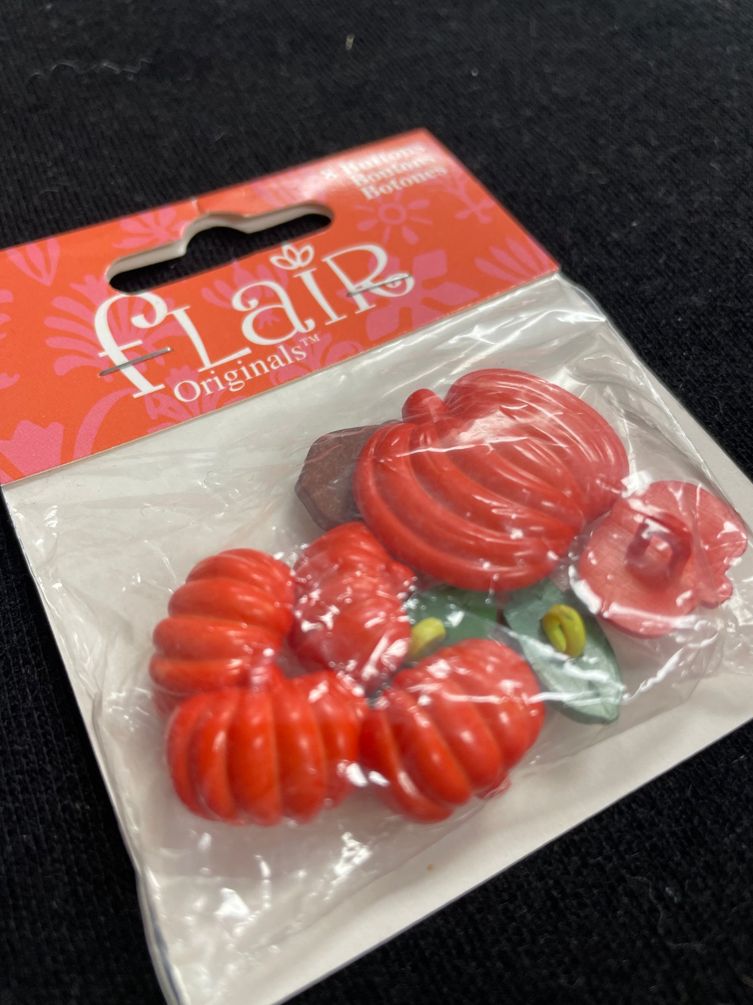 Button Plastic Set of 8 - Pumpkins, Corn and Acorn