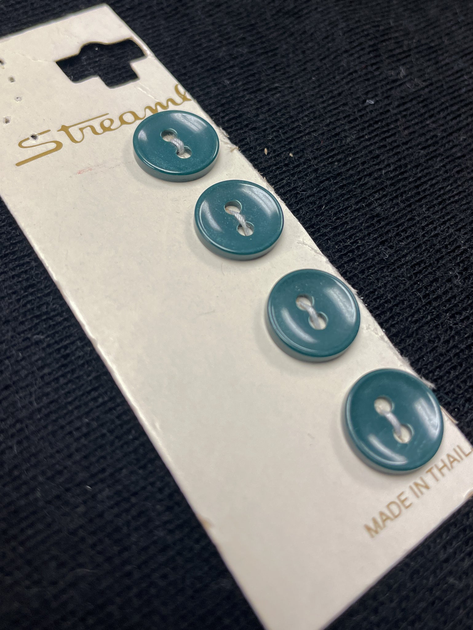 Button Plastic Set of 4 - Green