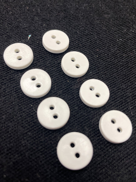 Button Plastic Set of 8 Vintage - White – Lucky DeLuxe Fabrics