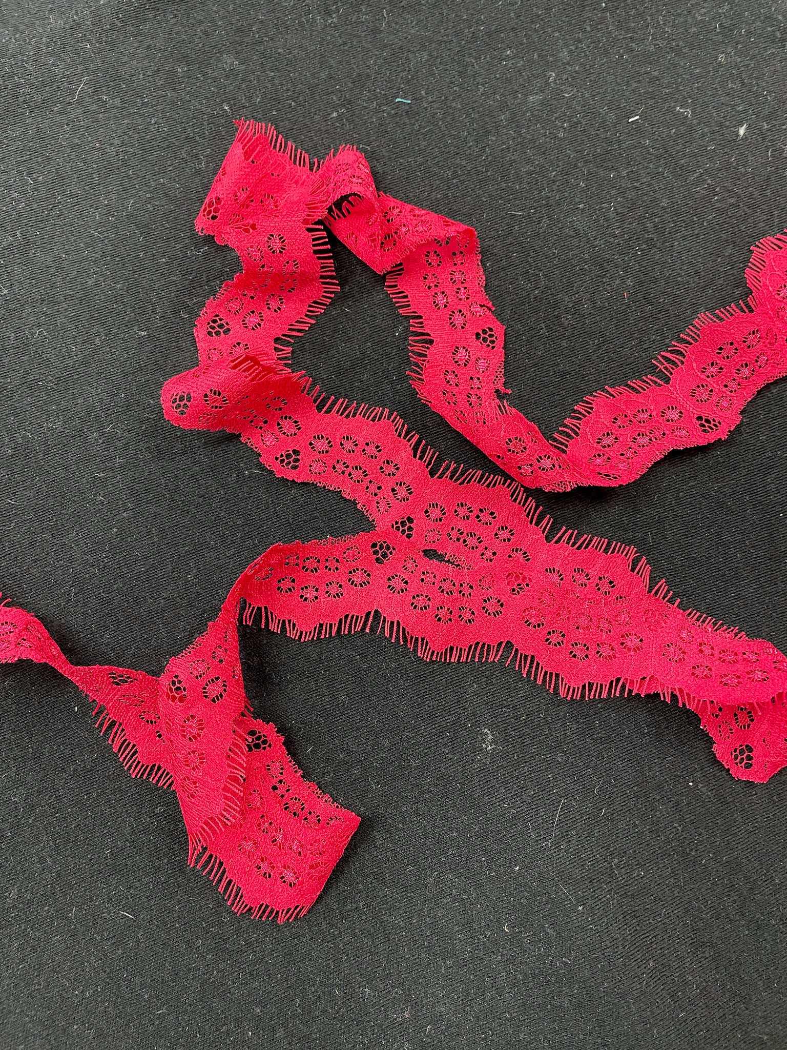 3 YD Nylon Scalloped Lace Trim - Red