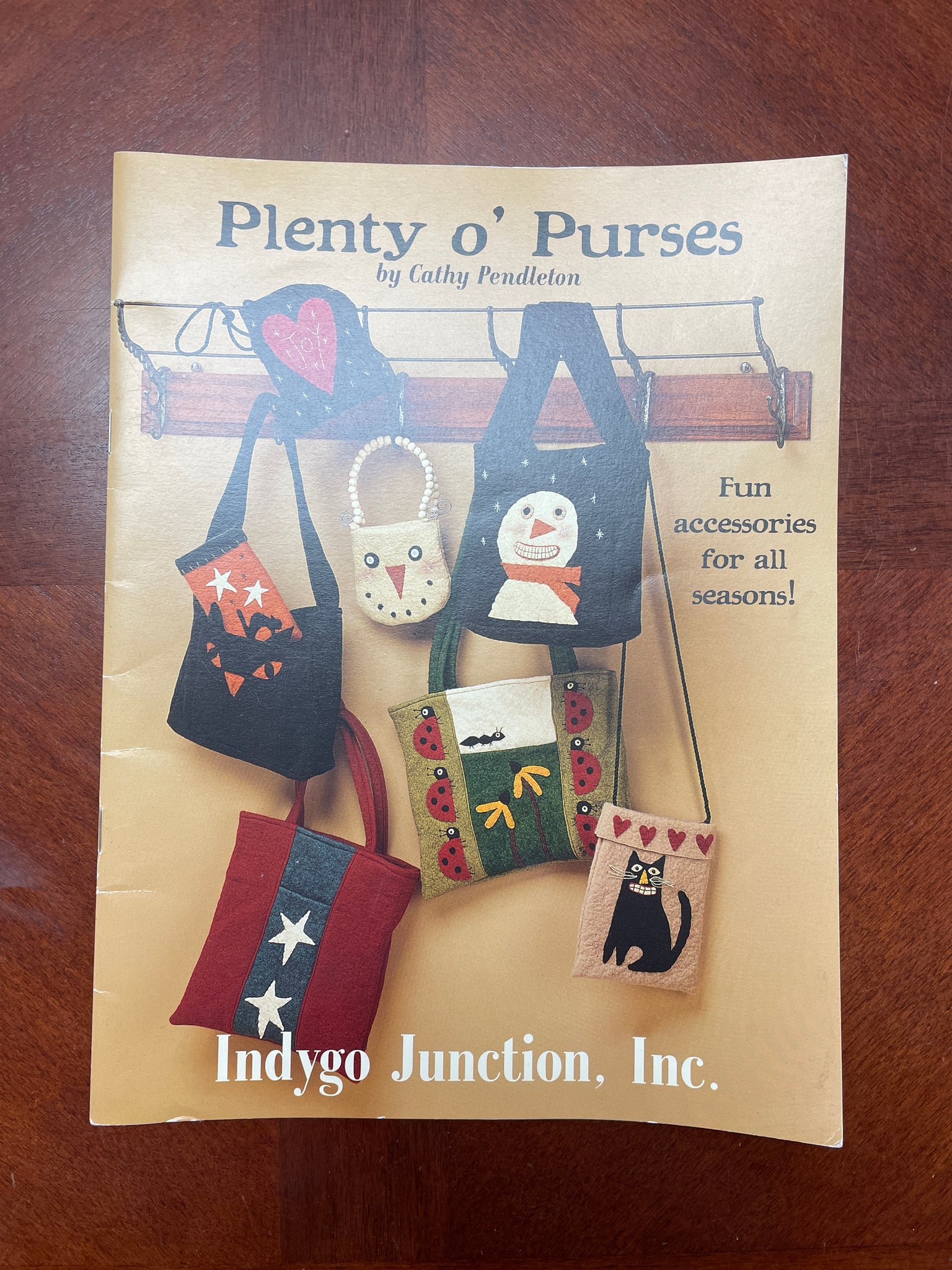 2002 Sewing Book - "Plenty o' Purses"