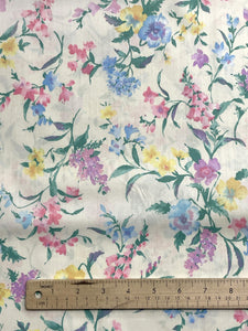 Poly/Cotton Vintage - Cream with Bright Flowers