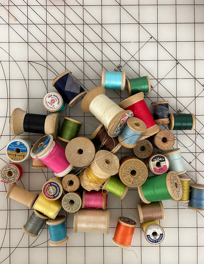 Bundle of Wooden Spools - 1 POUND – Lucky DeLuxe Fabrics