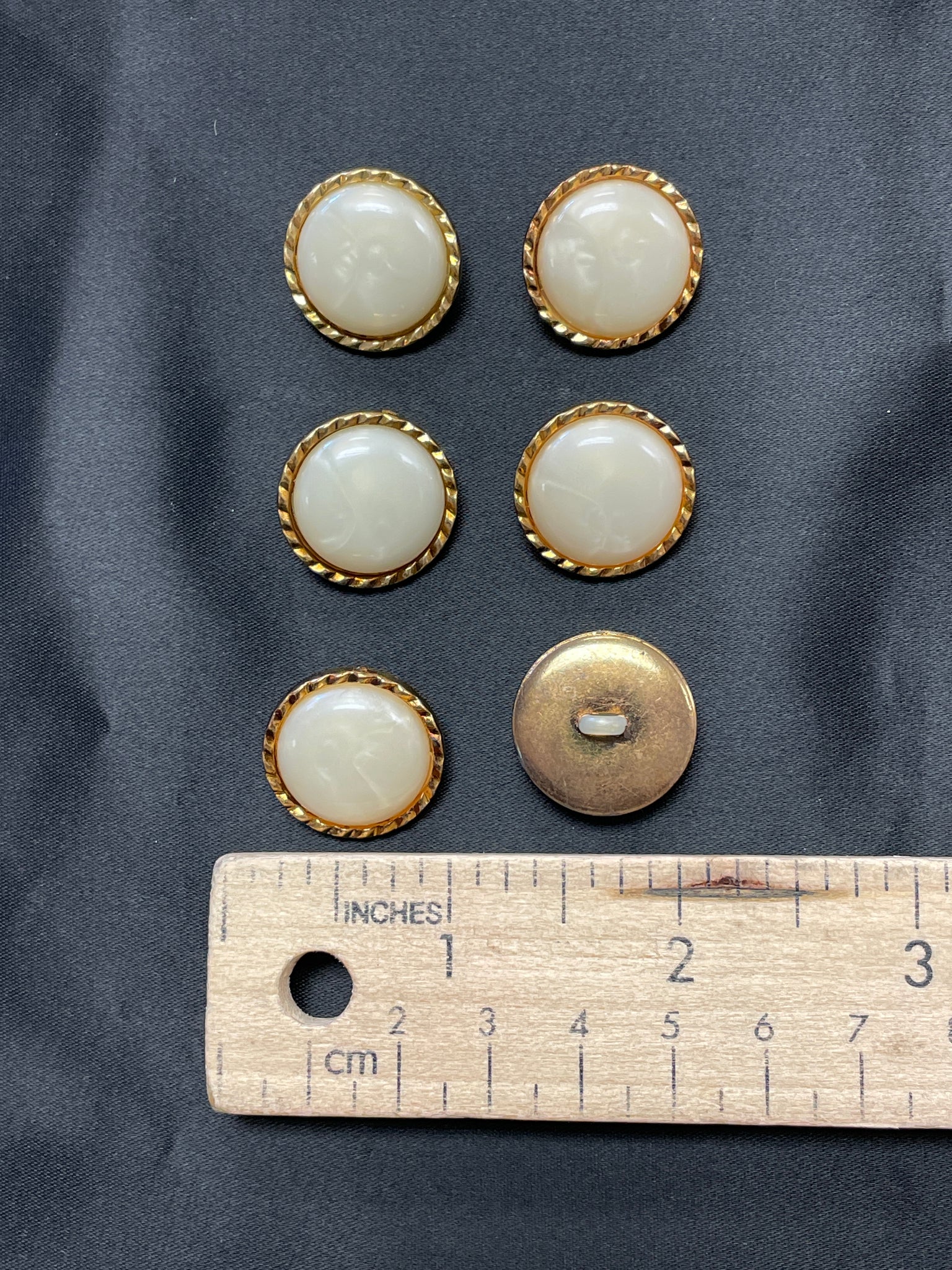 Button Plastic Set of 6 - Brass with Faux Pearl