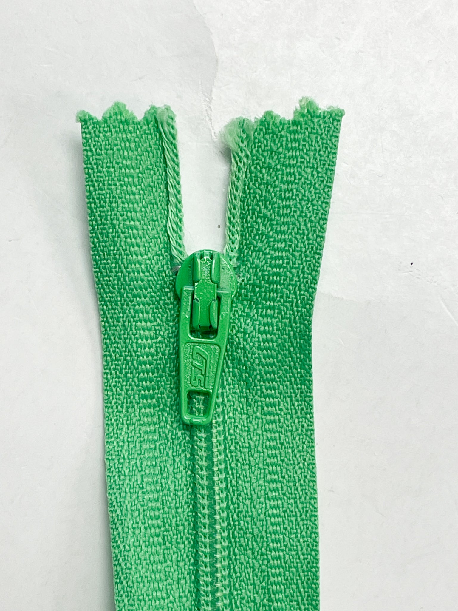 Zipper 7" - Lime Green