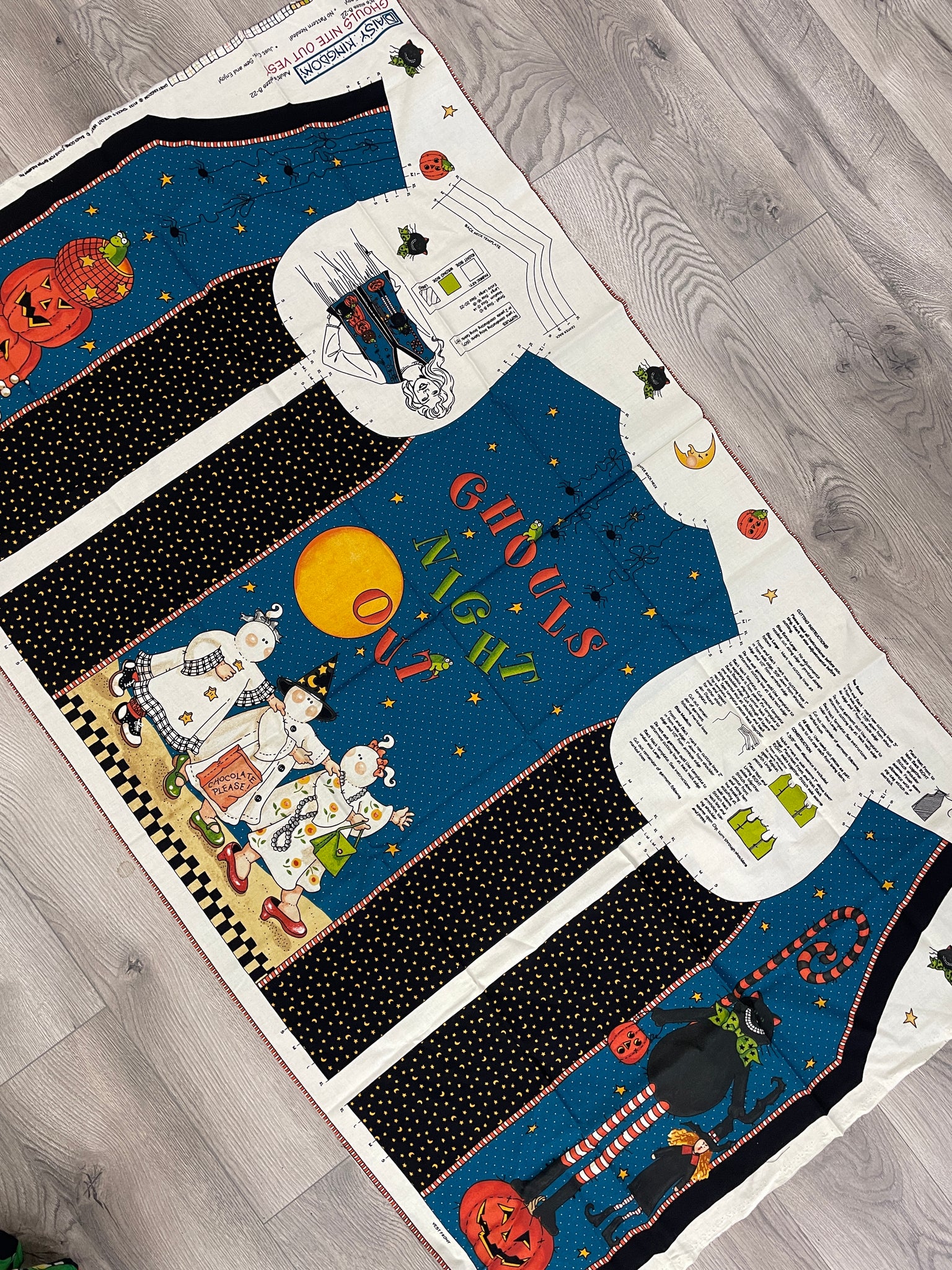 1 YD Quilting Cotton Vest Panel - Halloween Characters