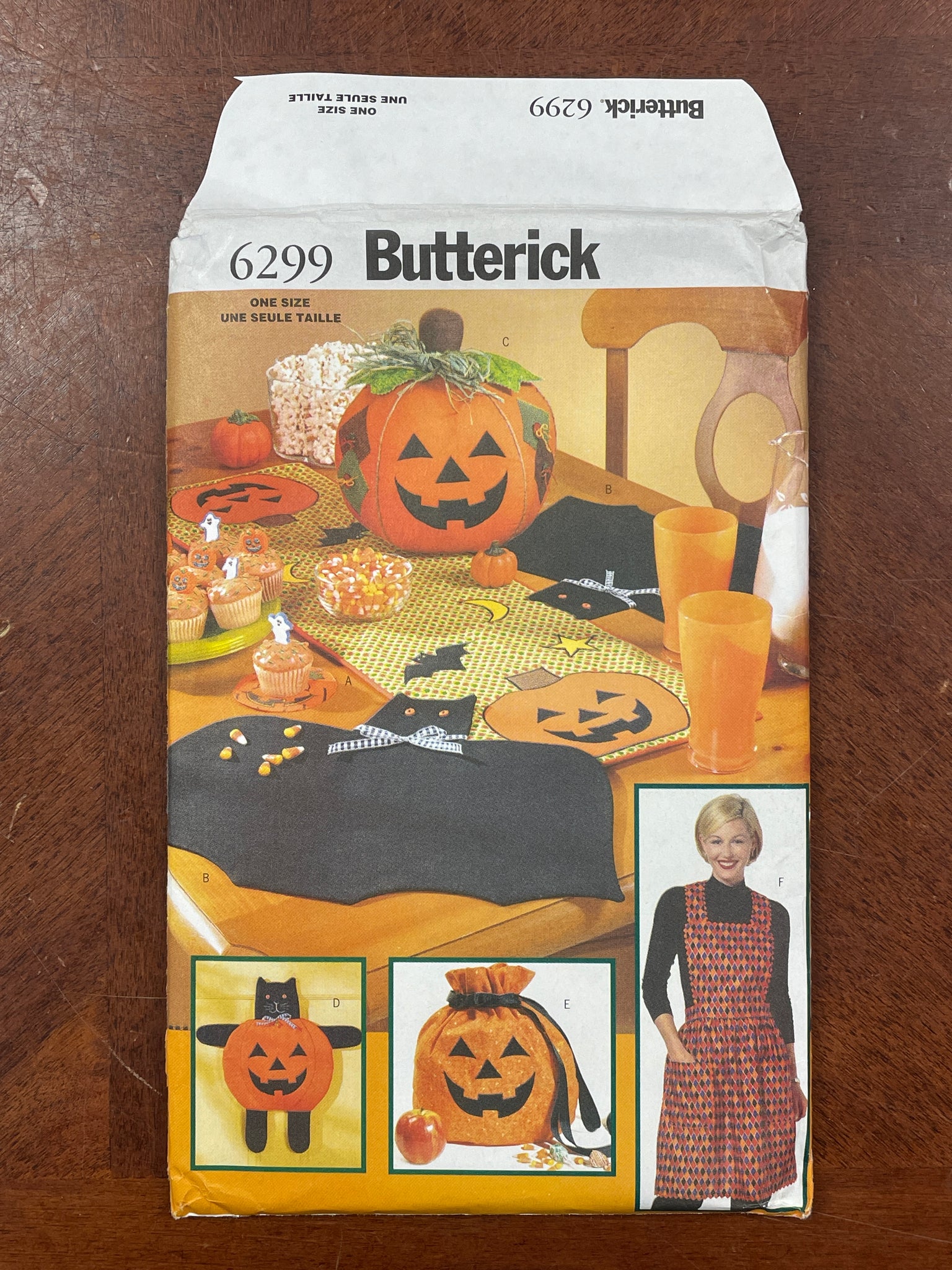 1999 Butterick 6299 Pattern - Halloween Decorations and Apron FACTORY FOLDED