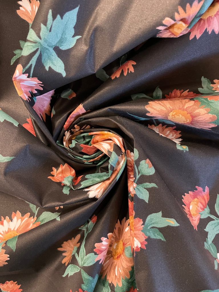 Quilting Poly Cotton - Tan and Beige Daisies Black