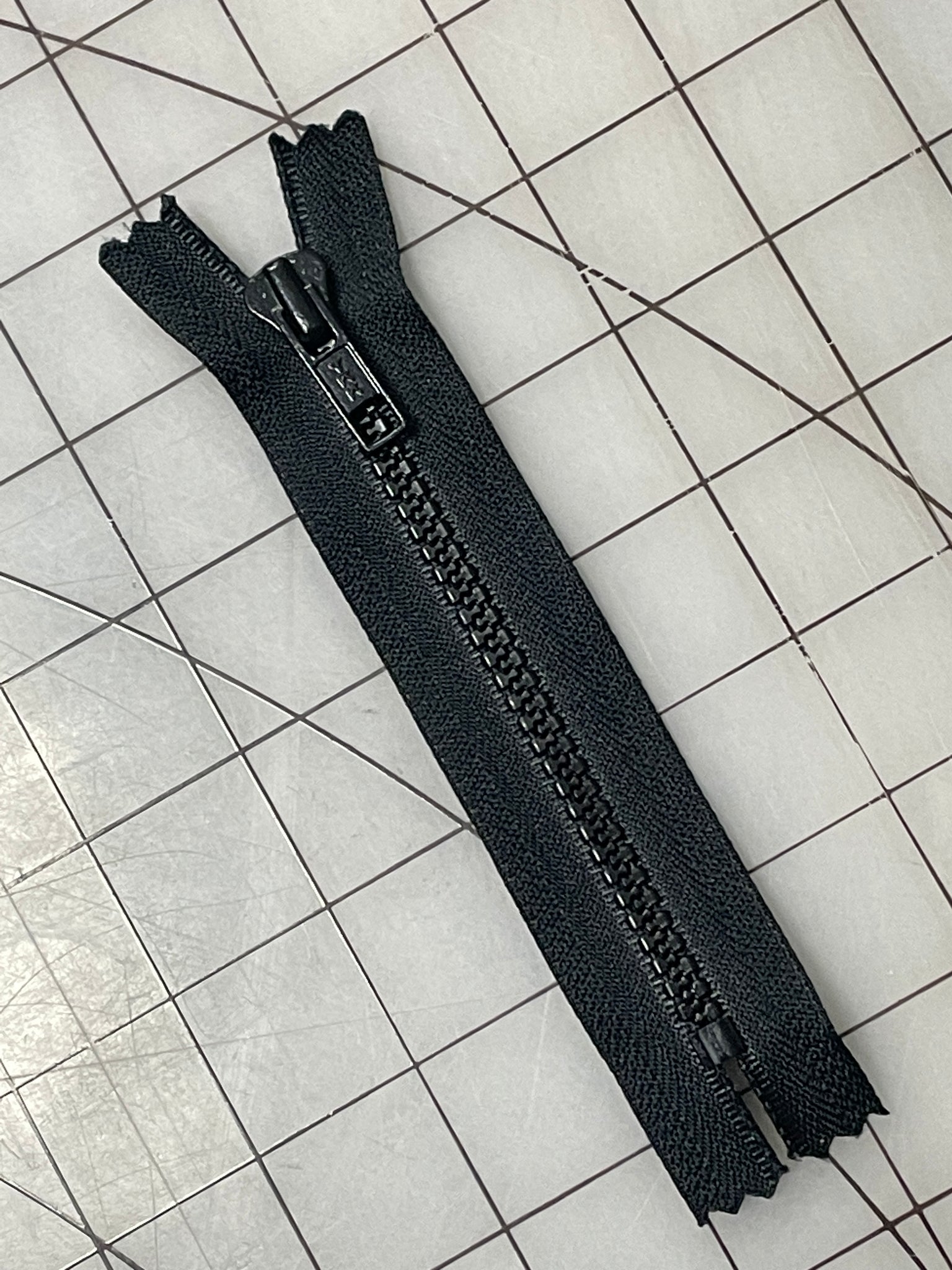 SALE Zipper Molded Teeth Metal Teeth 5" - Black