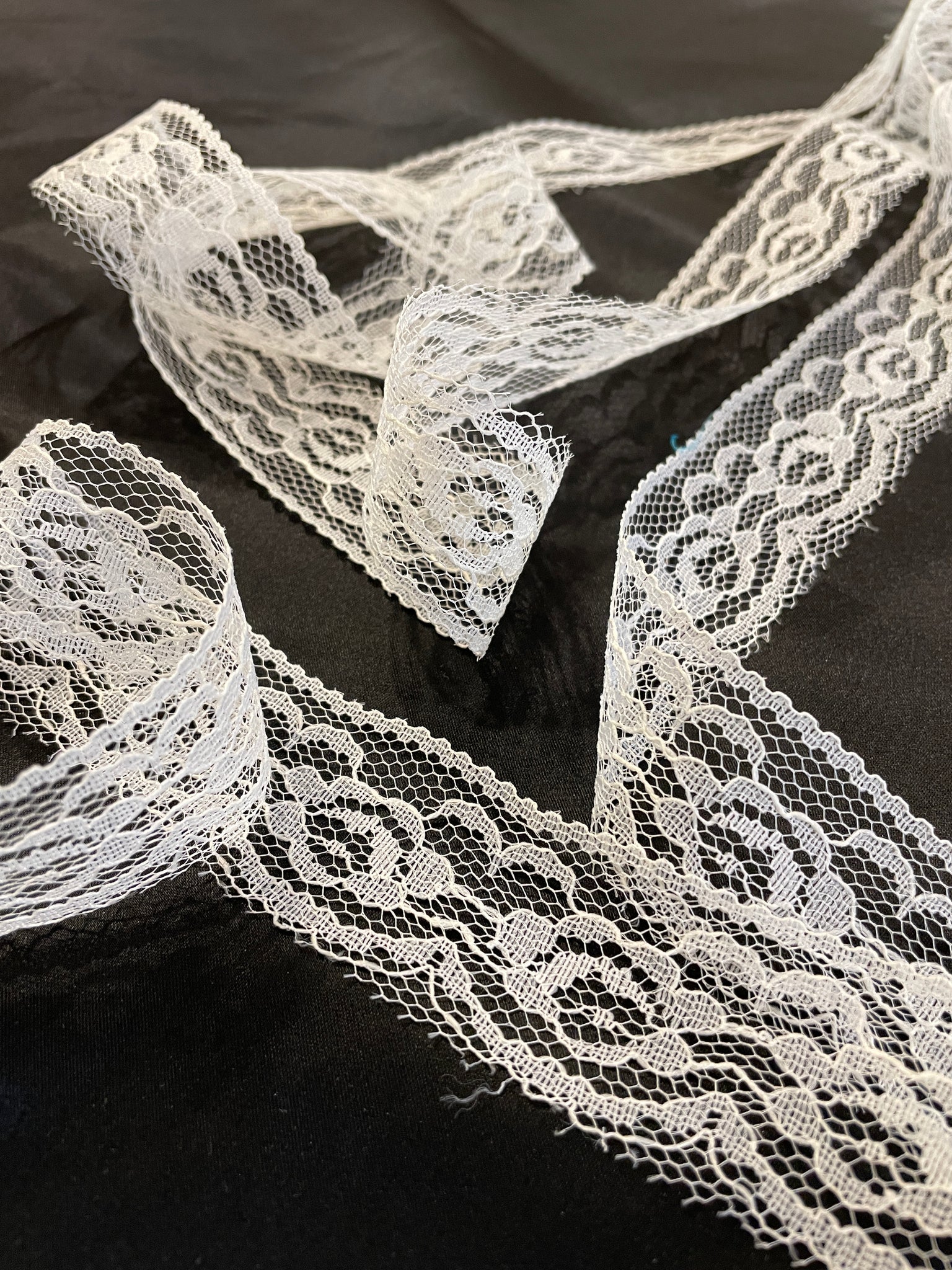 SALE 3 YD Lace Trim Scalloped - Off White