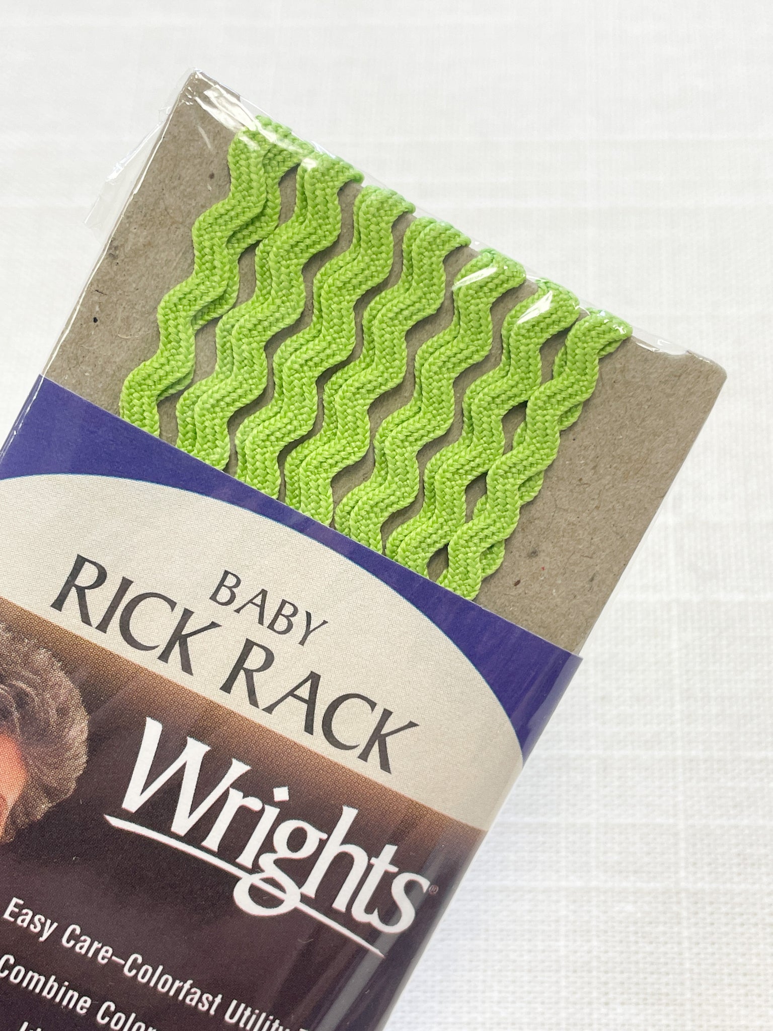 SALE 4 YD Polyester Rick Rack - Leaf Green