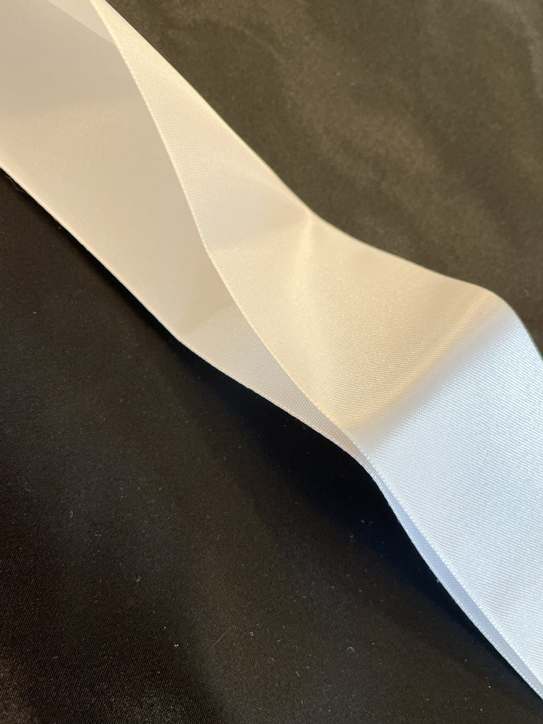 2 1/8 YD Polyester Satin Blanket Binding - White – Lucky DeLuxe Fabrics