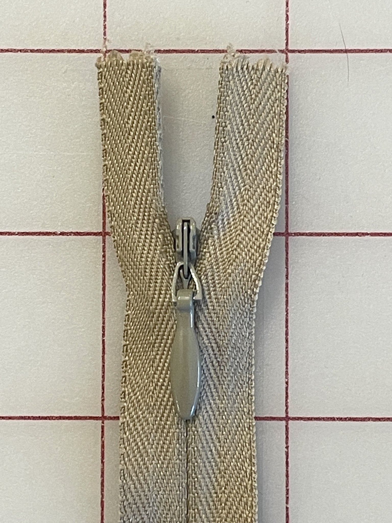 Zipper 15" Polyester Invisible - Tan