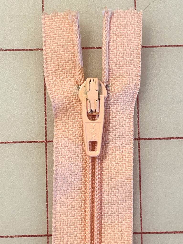 Zipper 7" Polyester Coil - Pink