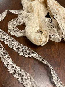 SALE Lace Trim By the Yard Vintage Flat - Off White with Scalloped Edge