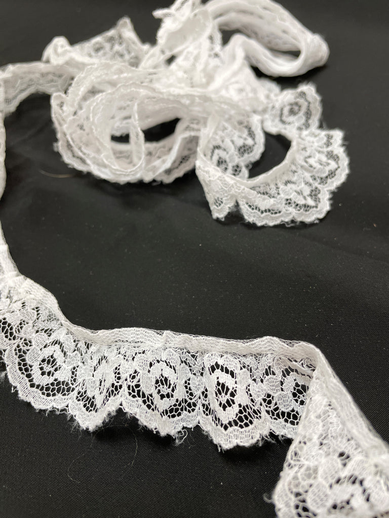 3 1/3 YD Gathered Synthetic Lace - White Floral Scalloped