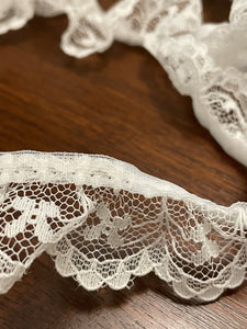 SALE 4 YD Ruffled Scalloped Lace - White